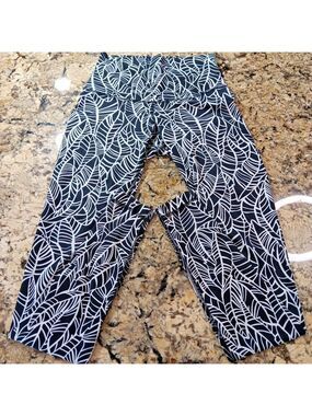 Lululemon Wunder Under Black Leggings Pants Floral Design See Photos for size